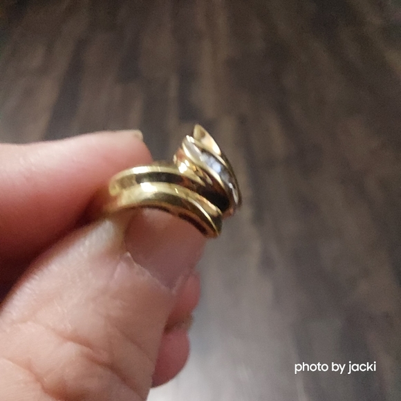 10k gold diamond bypass ring, size 7 - Picture 3 of 10
